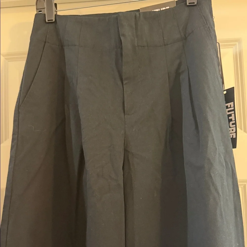 Future Collective women’s high rise relaxed fit wide leg pleated linen trousers - Picture 2 of 7